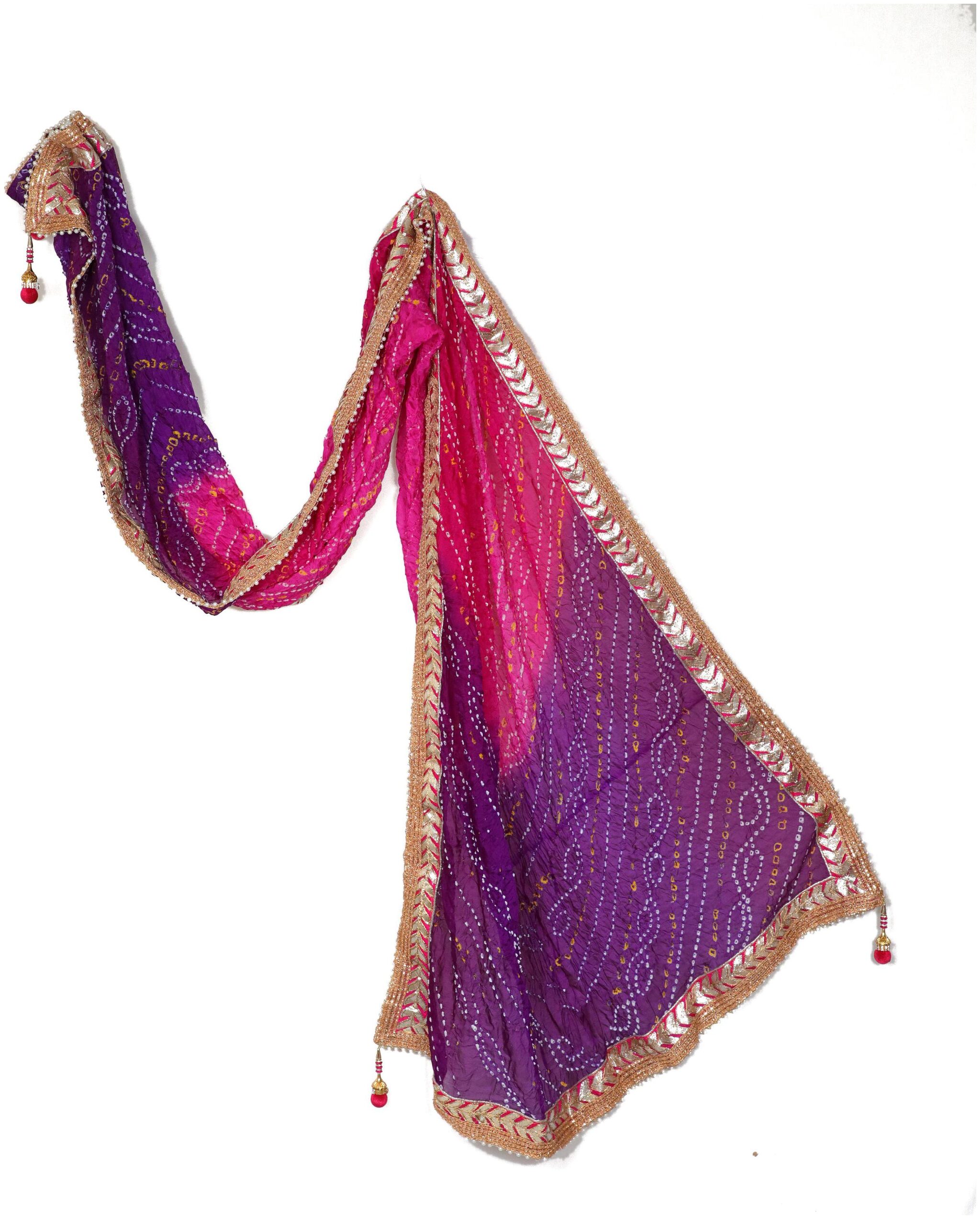 

Apratim Art work dupatta