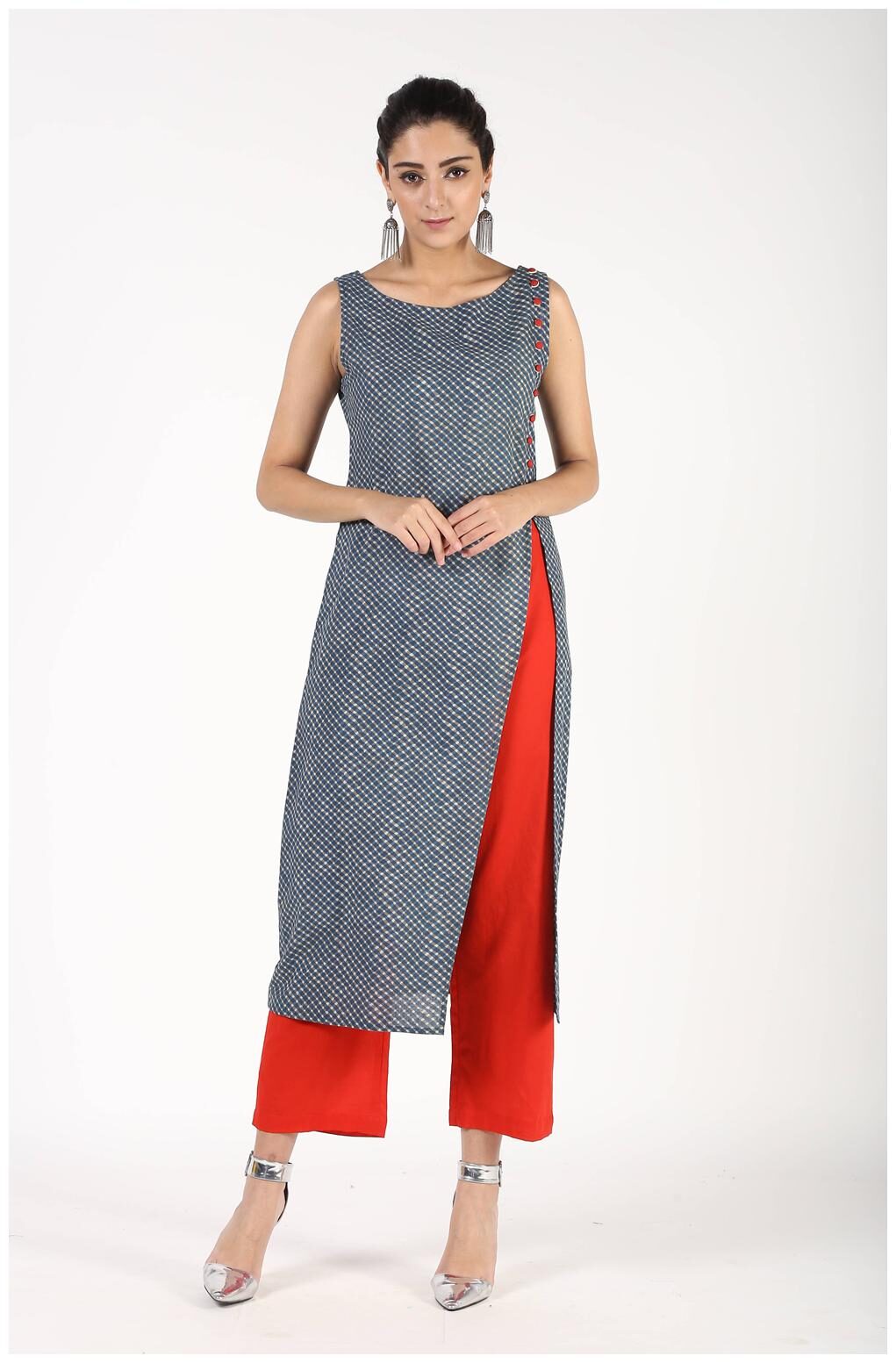 

Aprique FAB Women Blue Printed Cotton Kurta