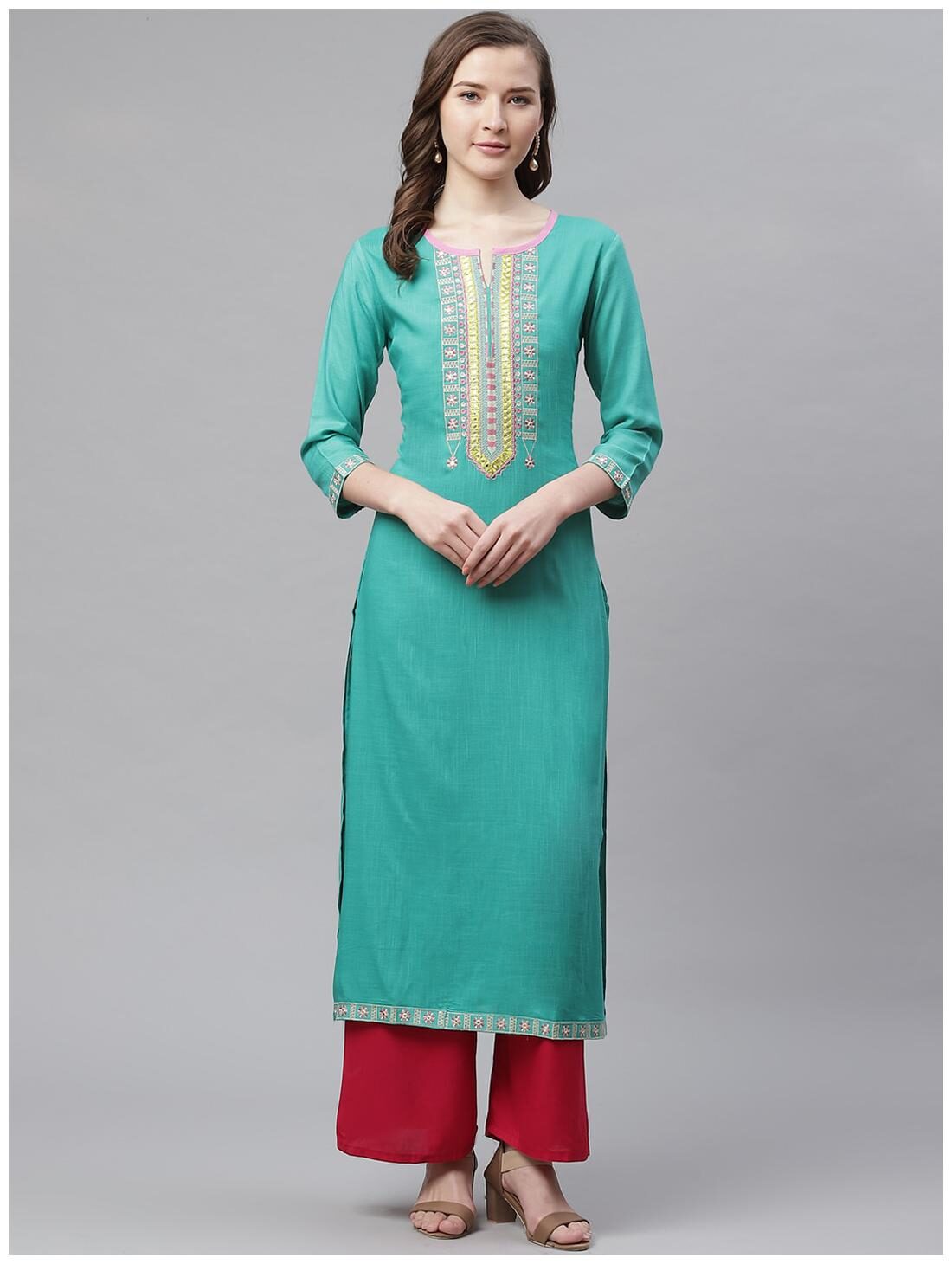 

Aprique Fab Women Green Embroidered Straight Kurta
