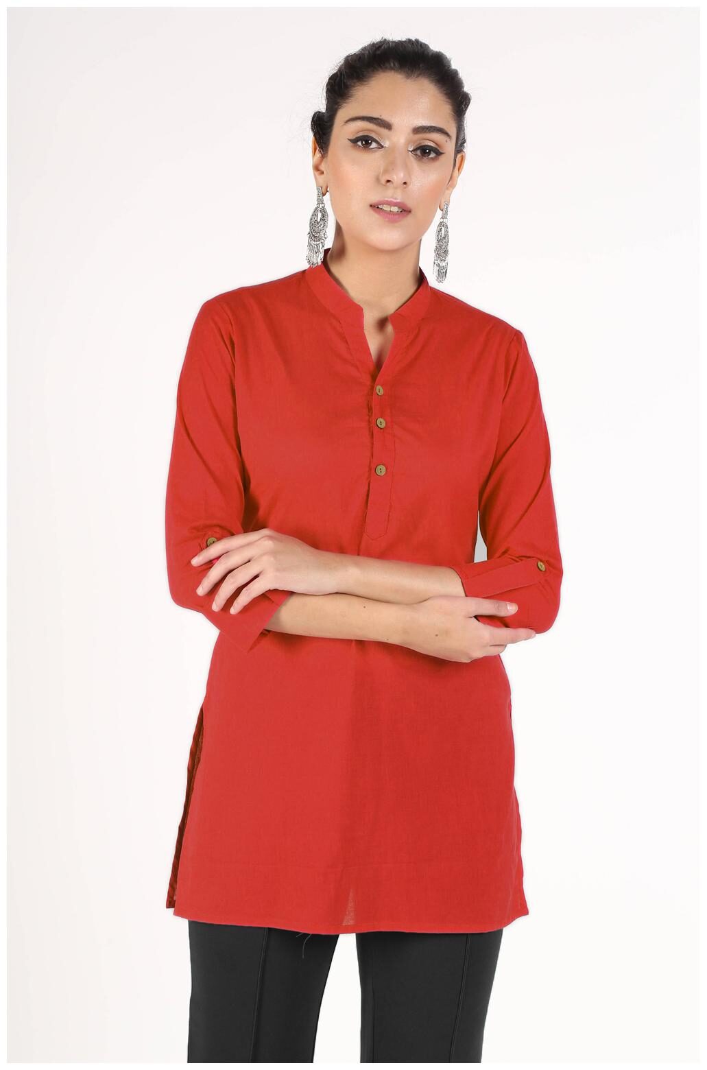 

Aprique Fab Women Red Solid Straight Kurta