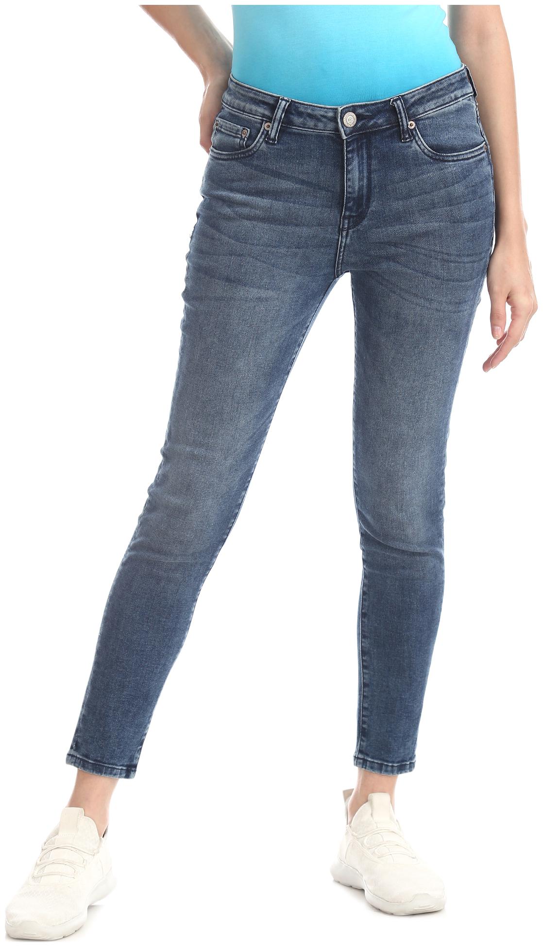 

A ropostale Women Blue Slim fit Jeans