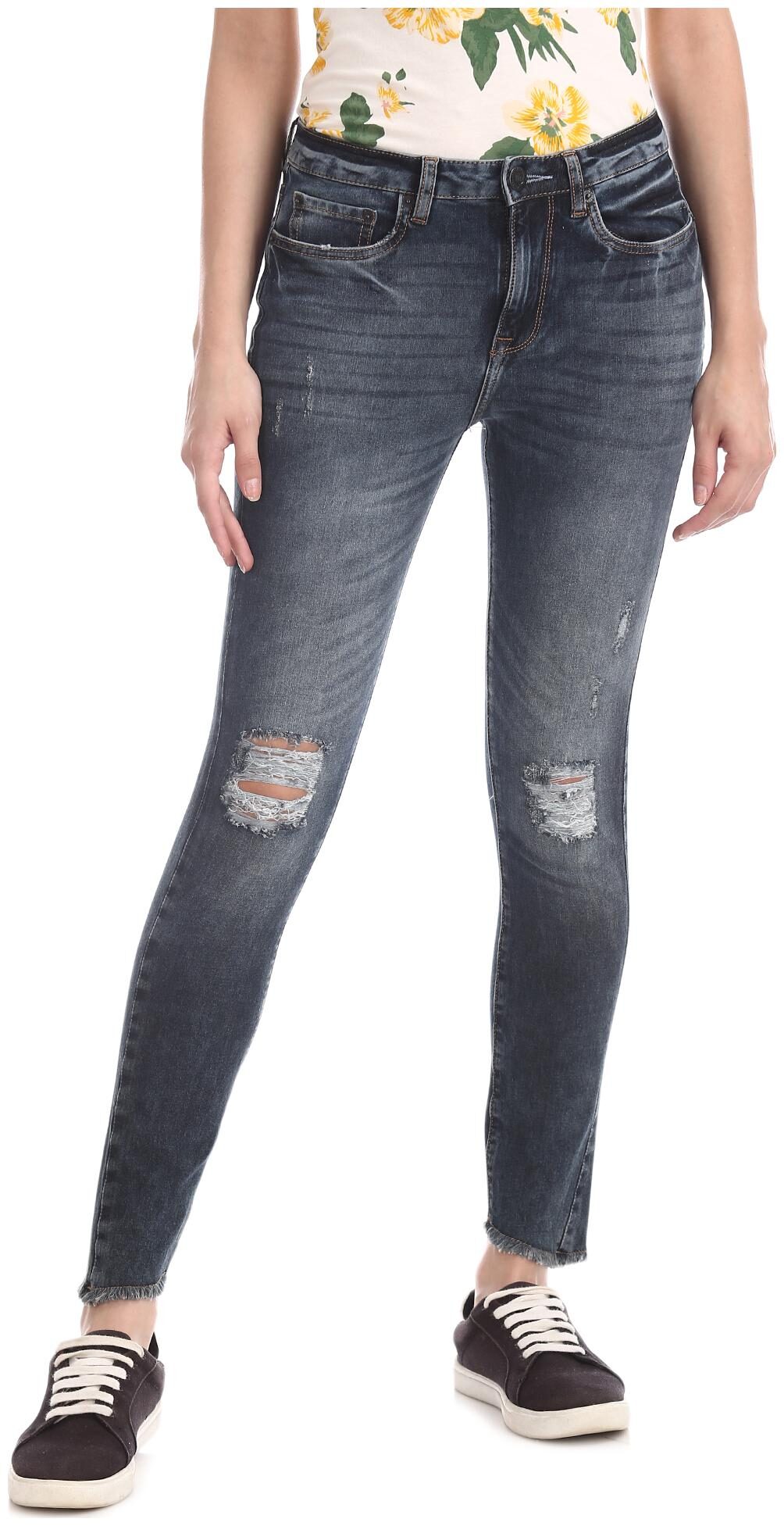 

A ropostale Women Blue Slim fit Jeans