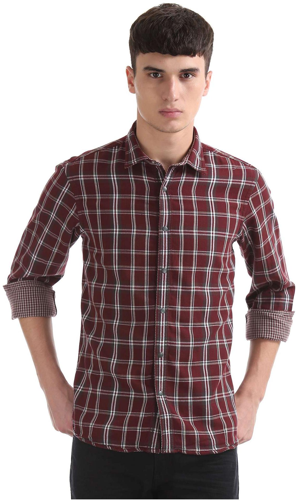 

Arrow Men Red Checked Slim Fit Casual Shirt