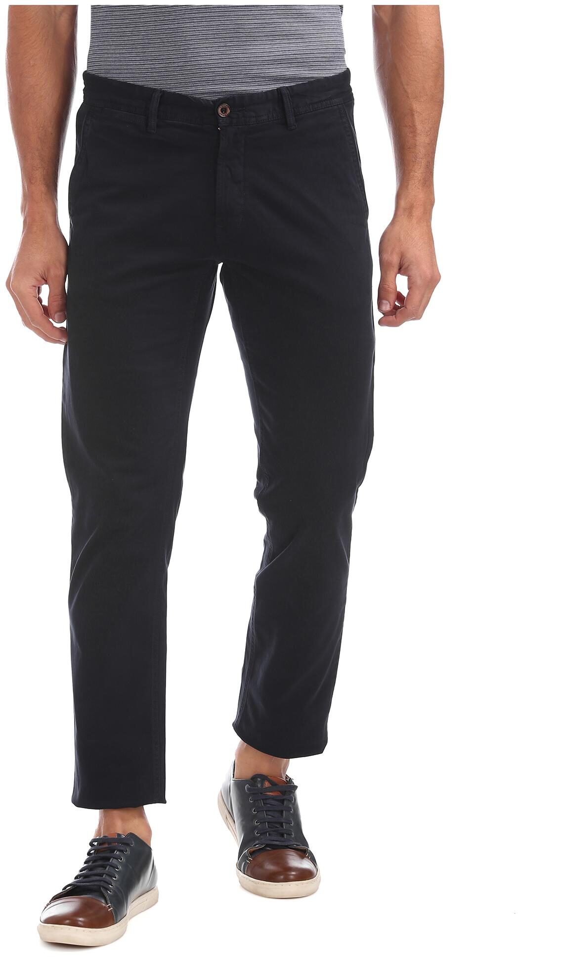 

Arrow Men Black Solid Slim fit Regular trousers