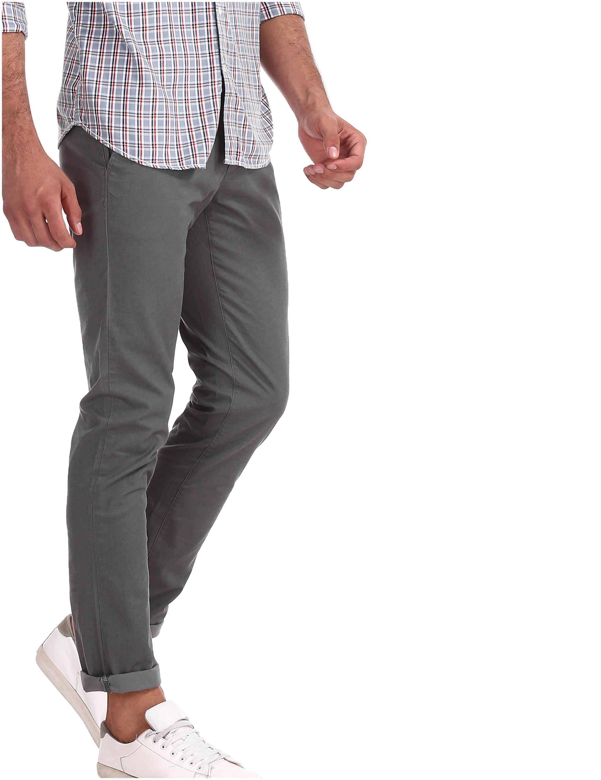 

Arrow Men Grey Textured Slim fit Regular trousers