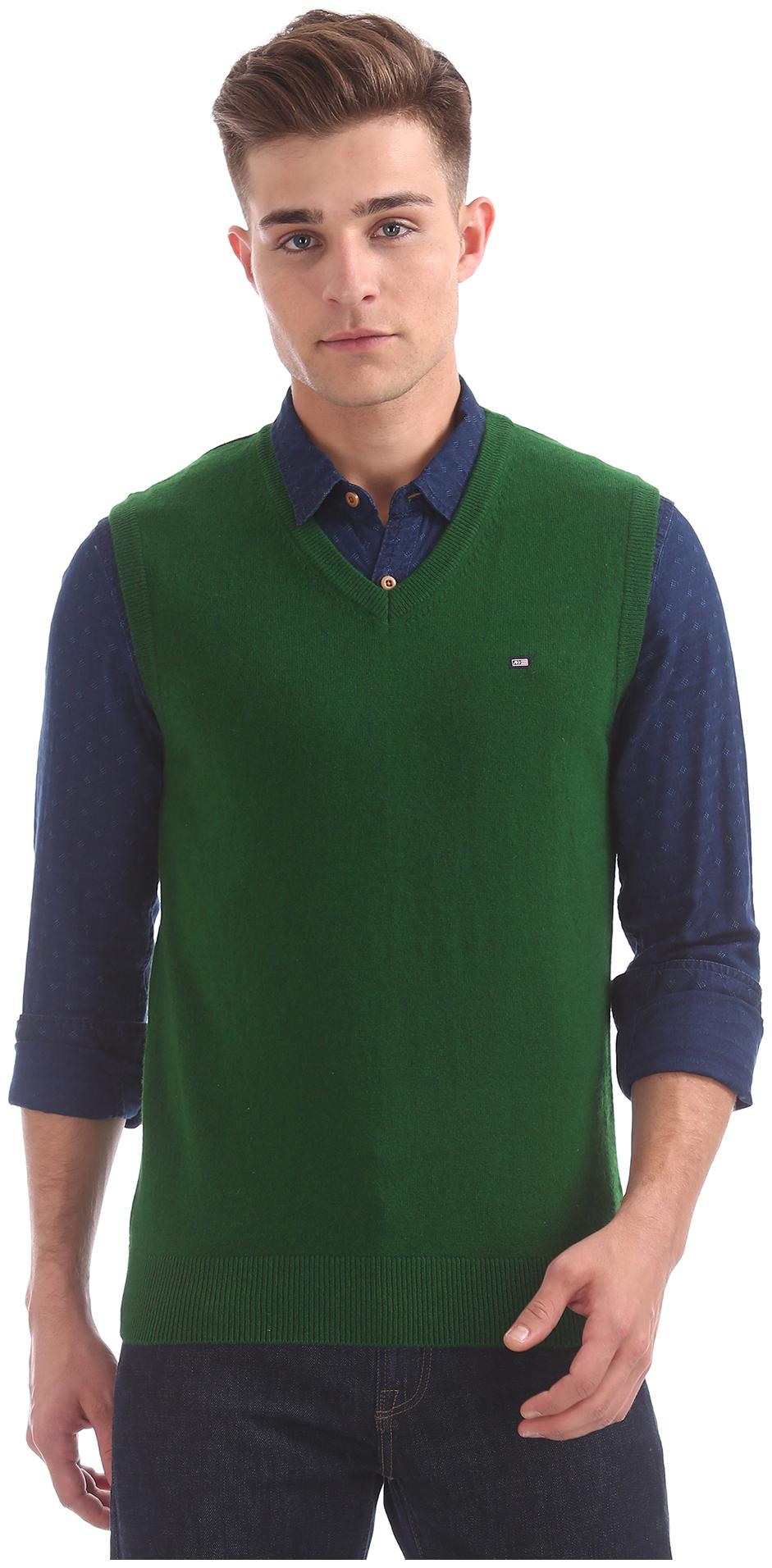 

Arrow Men Green V neck Pullover