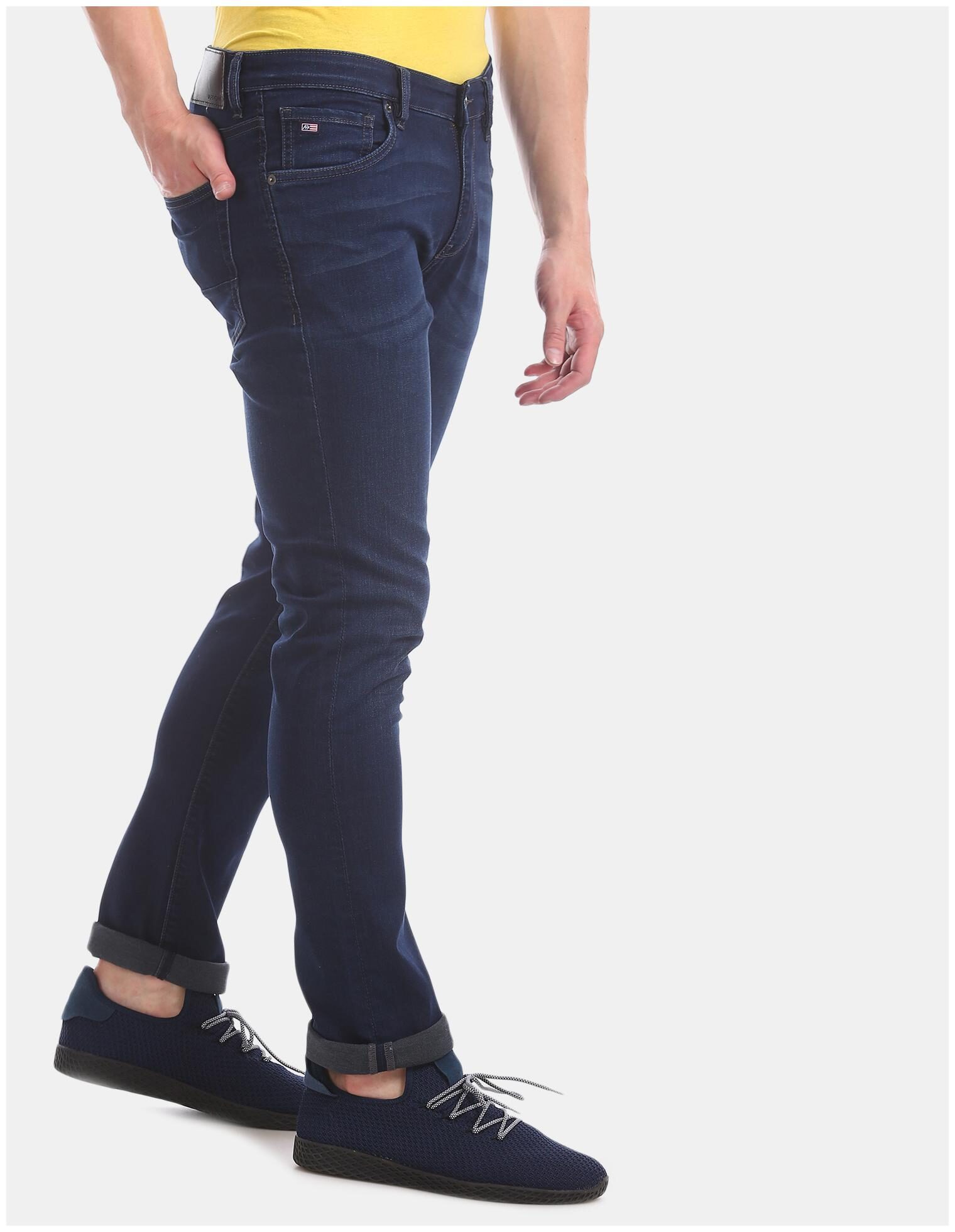 

Arrow Men Blue Slim Fit Jeans
