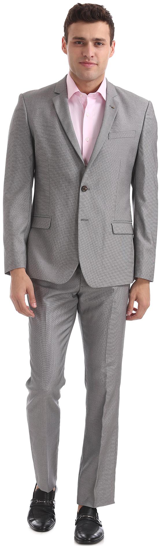 

Arrow Patterned Weave Two Piece Suit
