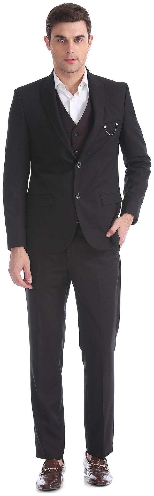 

Arrow Peak Lapel Collar Three Piece Suit Black