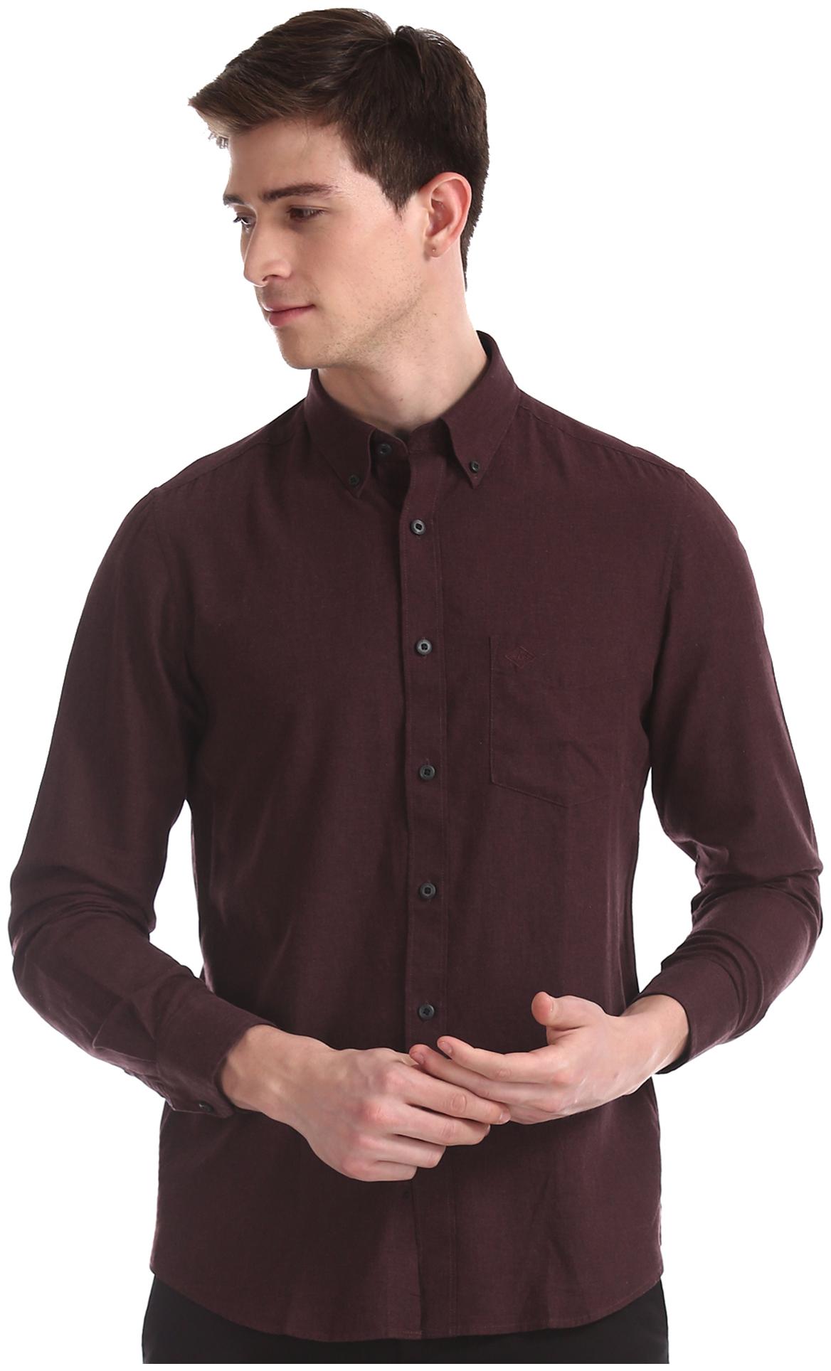

Arrow Men Red Solid Slim Fit Casual Shirt