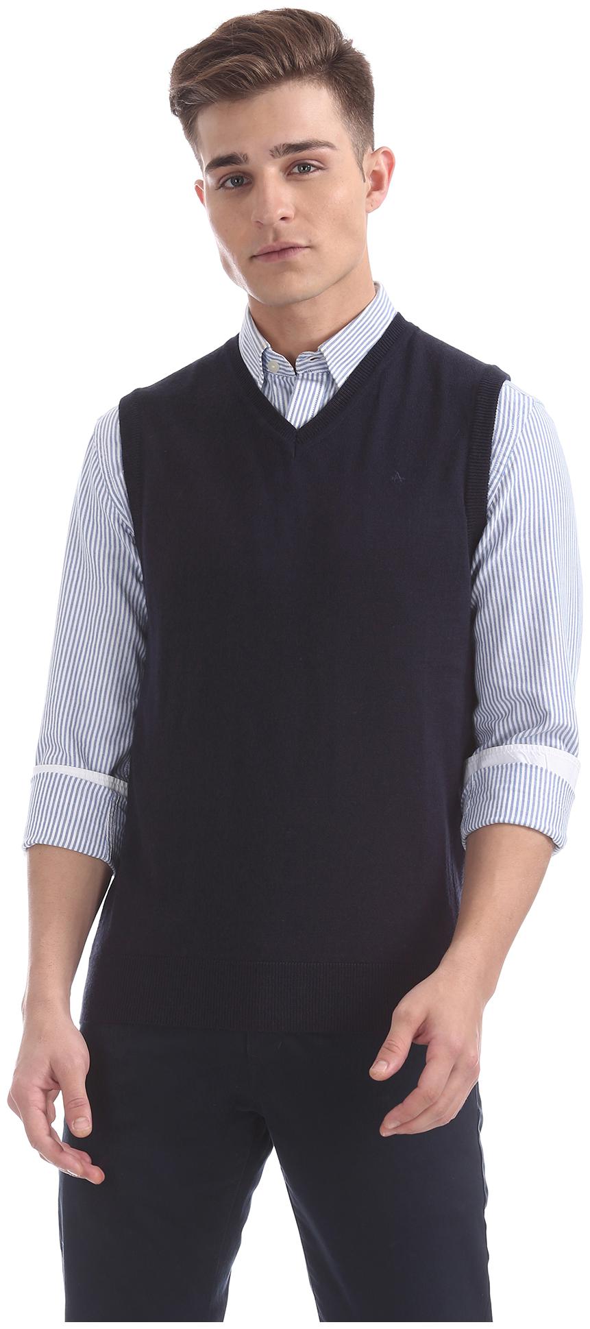 

Arrow Men Blue V neck Pullover