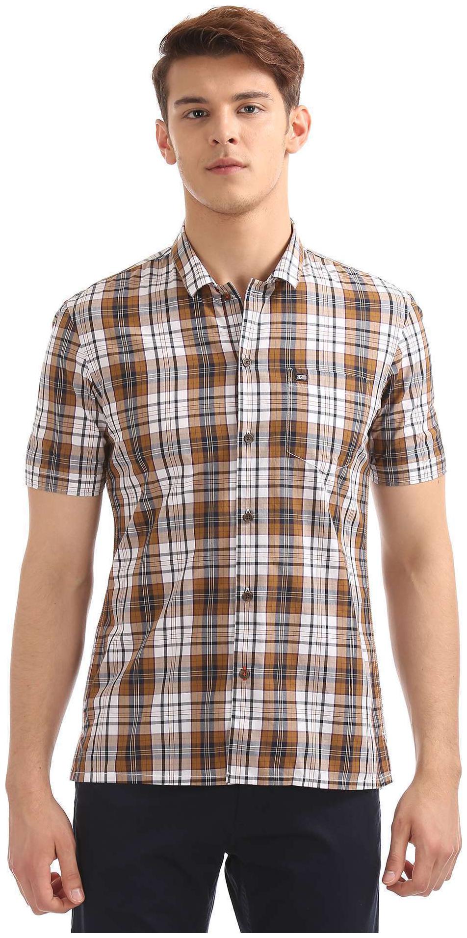 

Arrow Men Brown Checked Slim Fit Casual Shirt