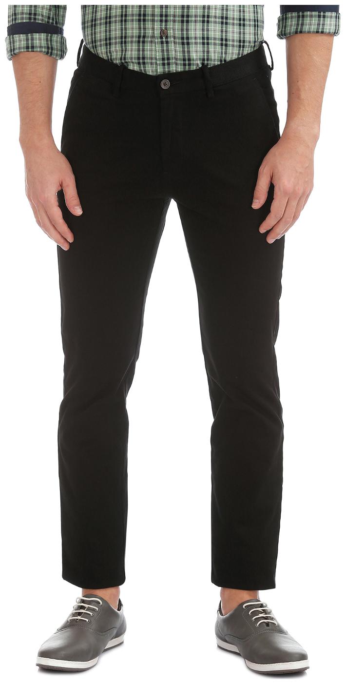 

Arrow Men Black Solid Slim fit Chinos