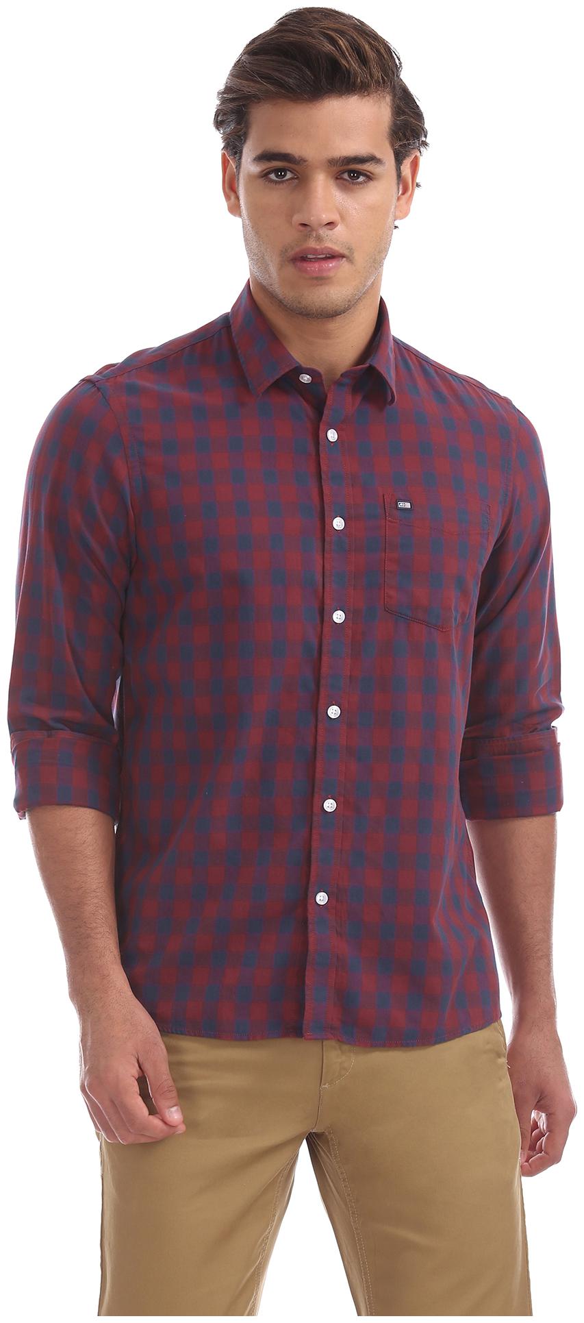 

Arrow Men Red Checked Slim Fit Casual Shirt