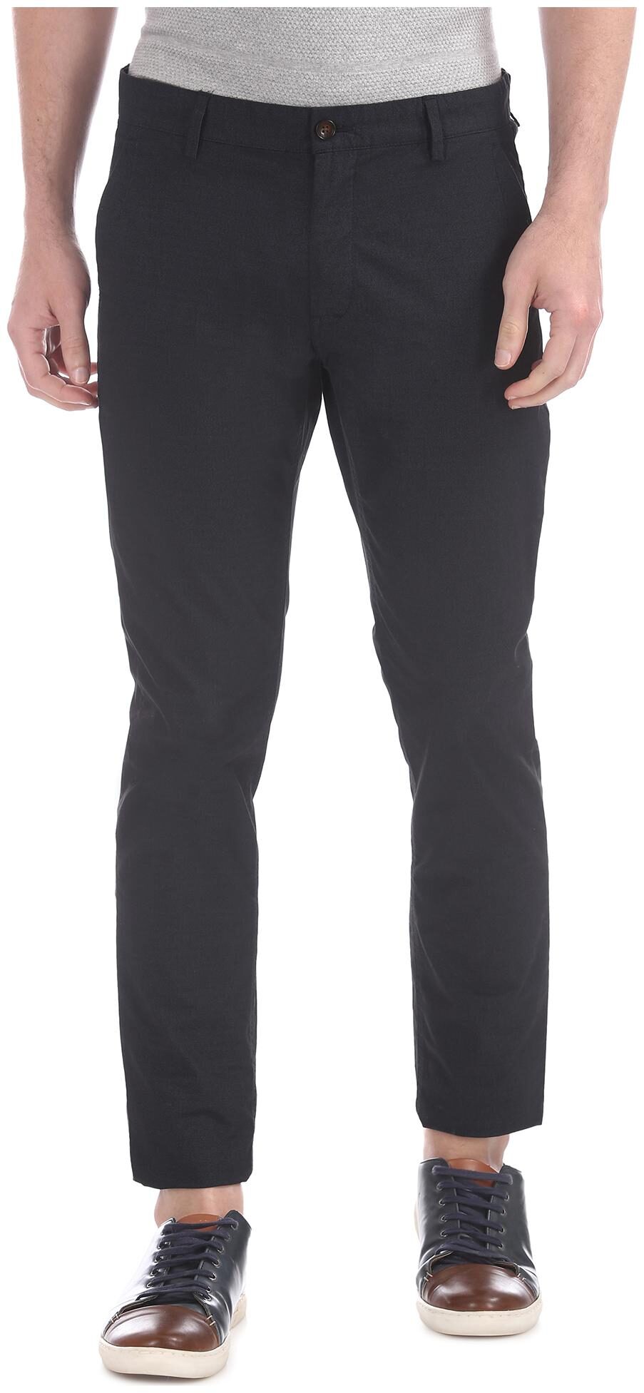 

Arrow Men Black Solid Slim fit Regular trousers