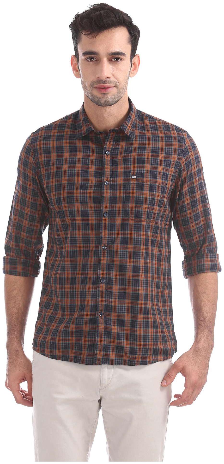 

Arrow Men Blue Checked Slim Fit Casual Shirt