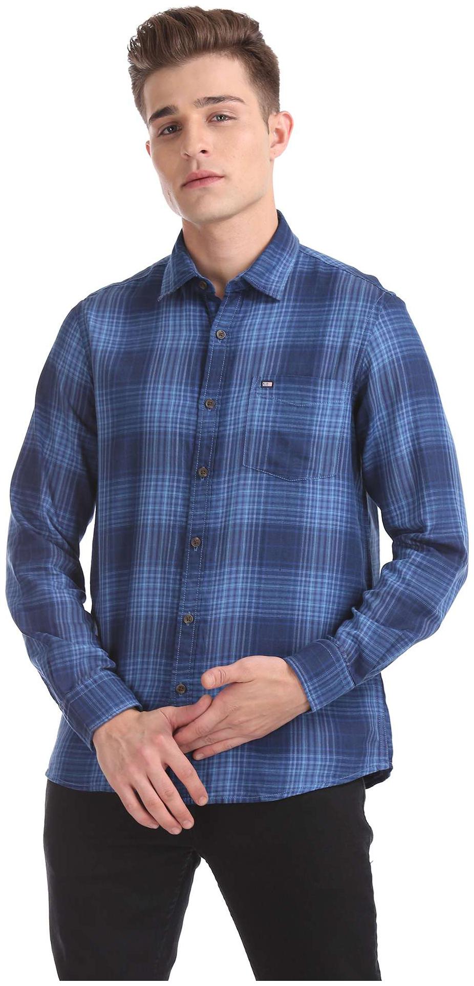 

Arrow Men Blue Checked Slim Fit Casual Shirt
