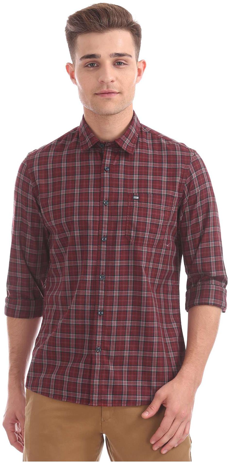 

Arrow Men Red Checked Slim Fit Casual Shirt