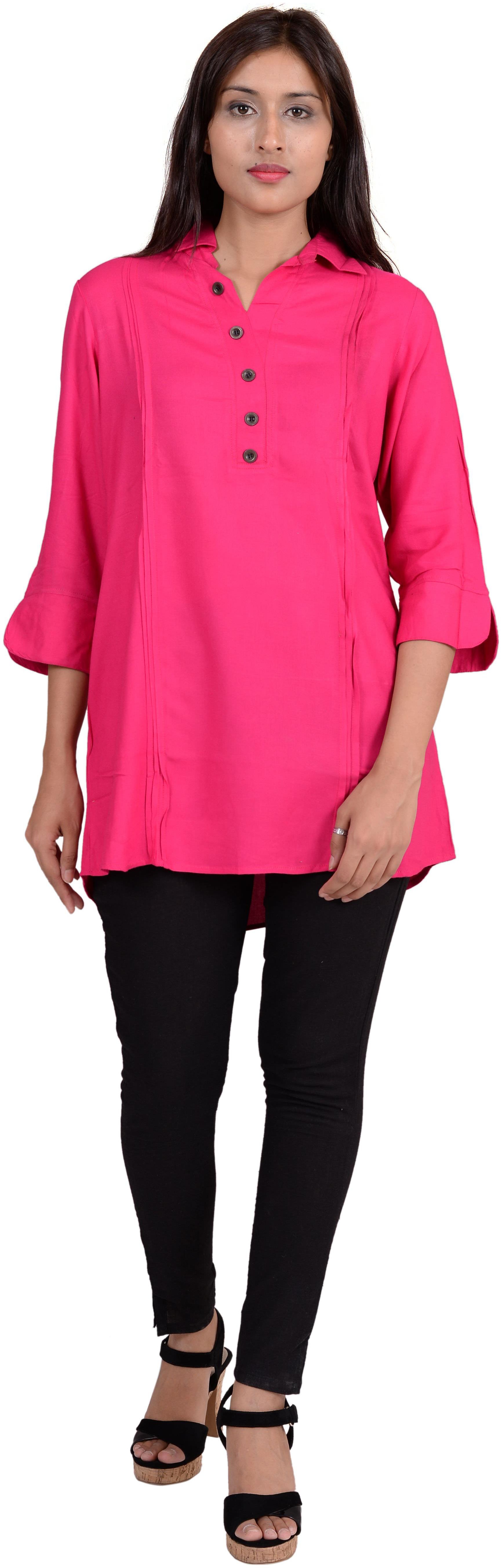

Avanya Women Pink Solid Straight Kurta
