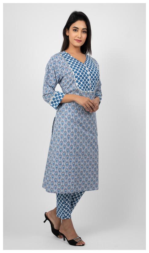 

AVINDA Women Blue Printed Straight Kurta With Pants