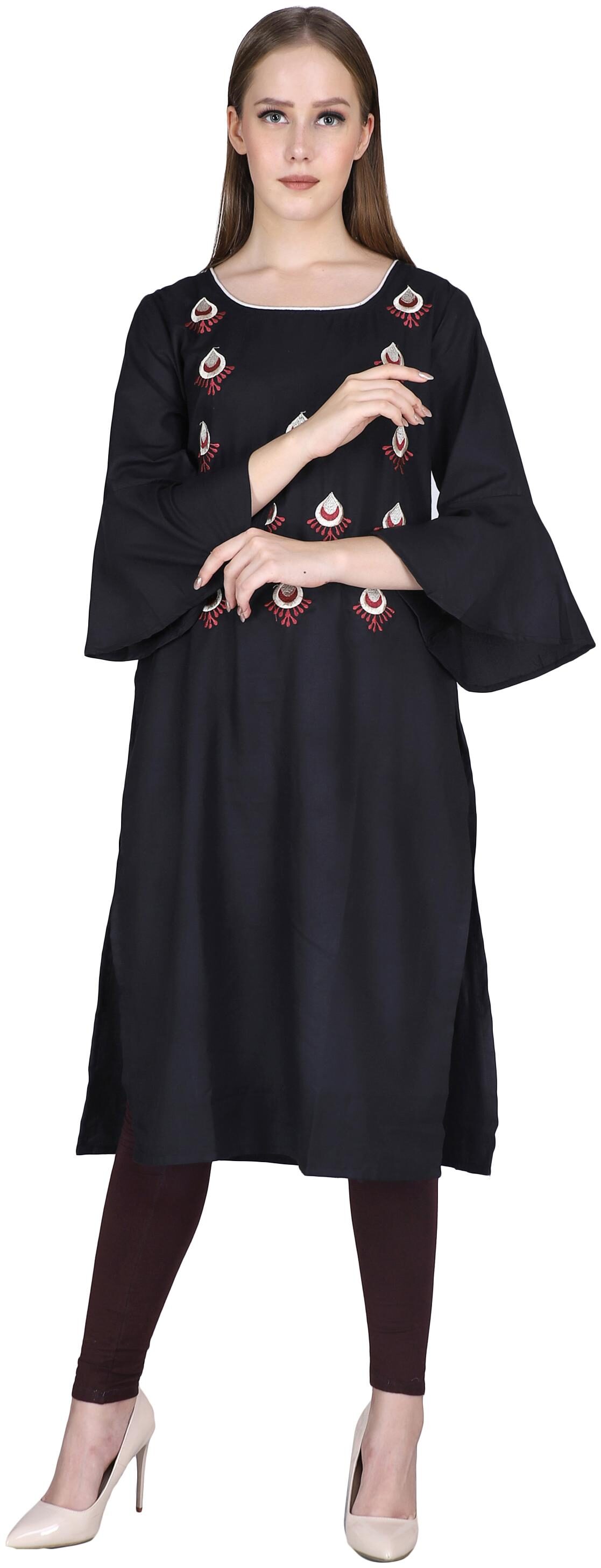 

Avyanna Women Black Embroidered Straight Kurta