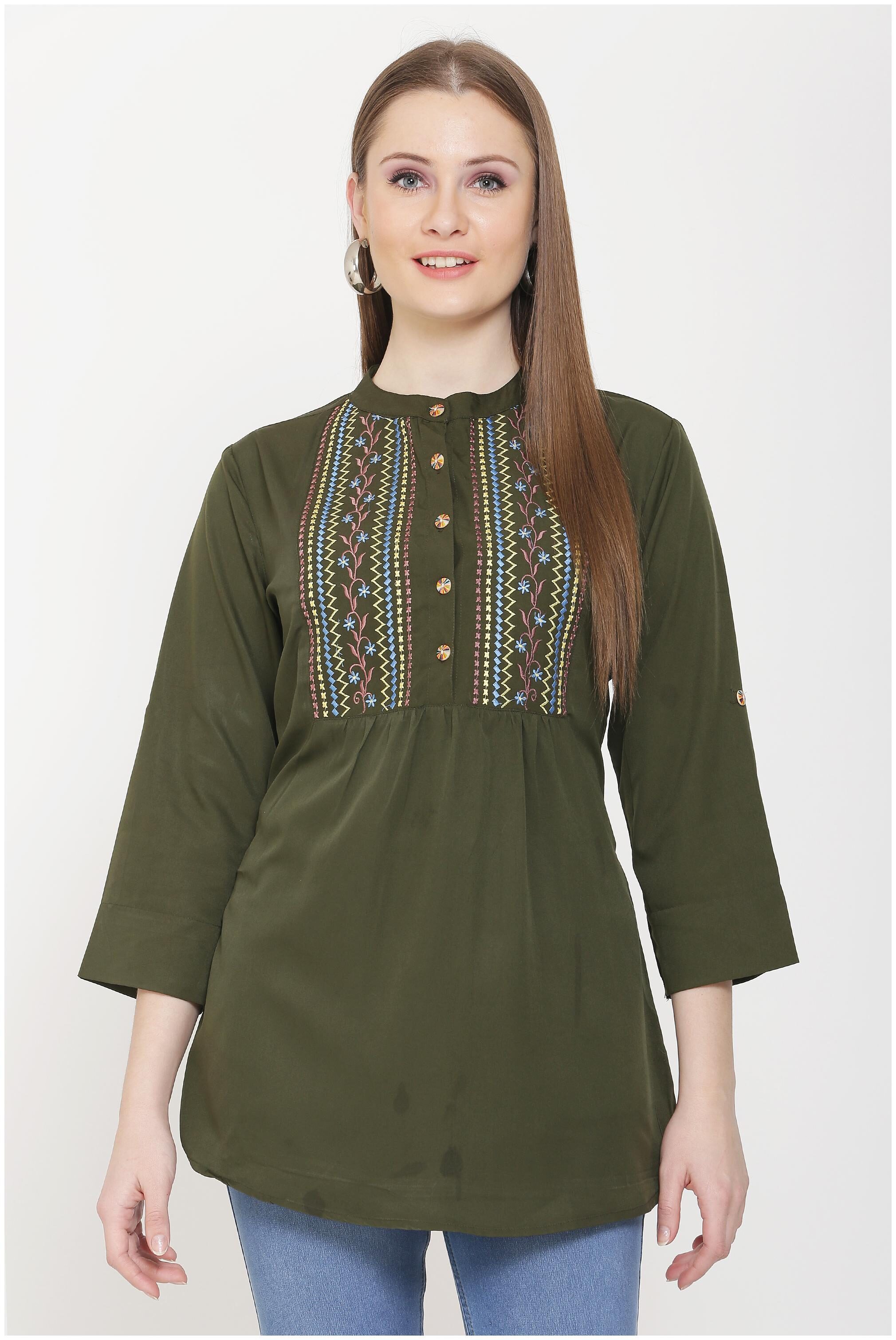 

Avyanna Women Embroidered Regular top - Green