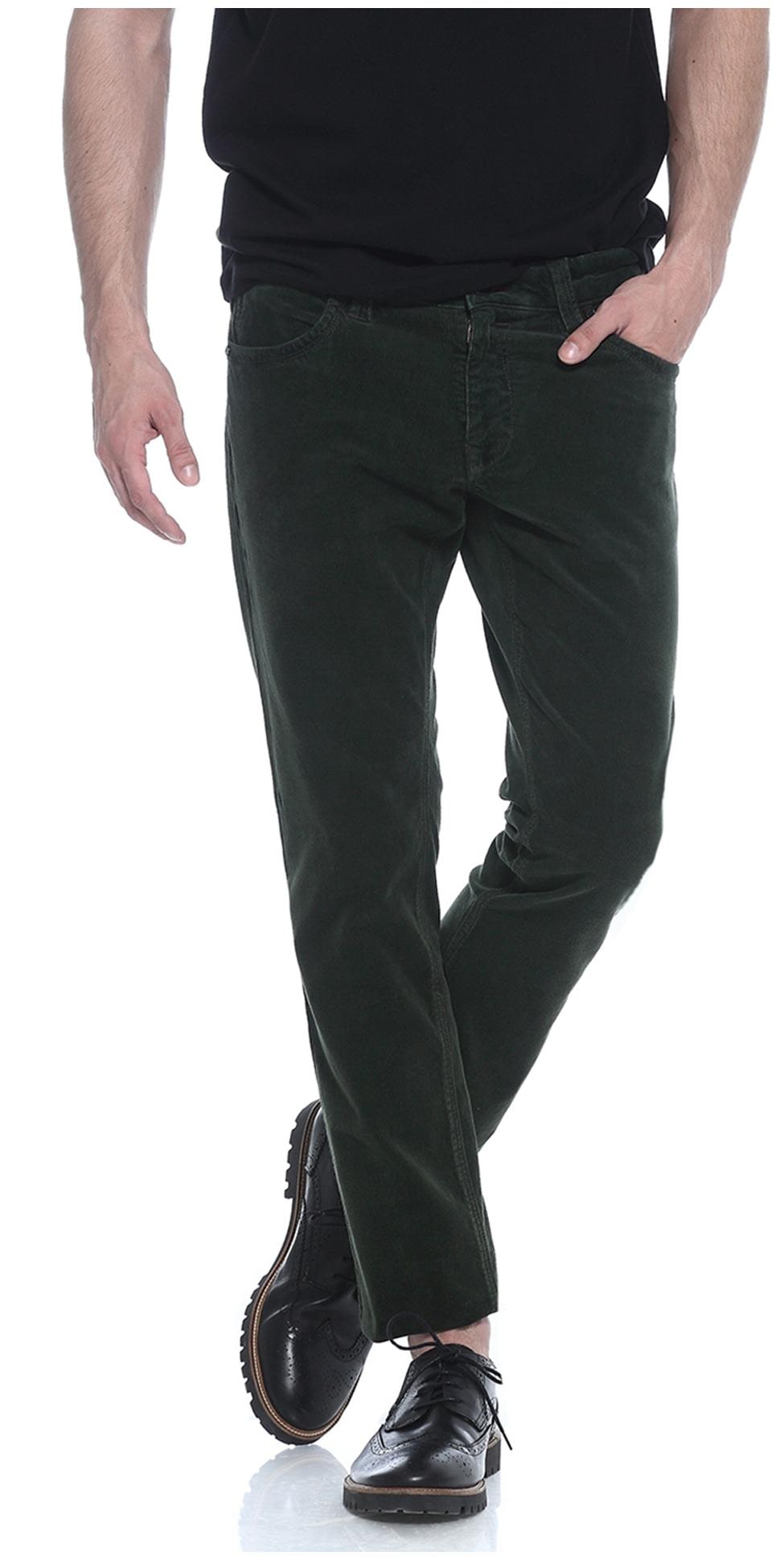 

BASICS Men Green Solid Skinny fit Regular trousers