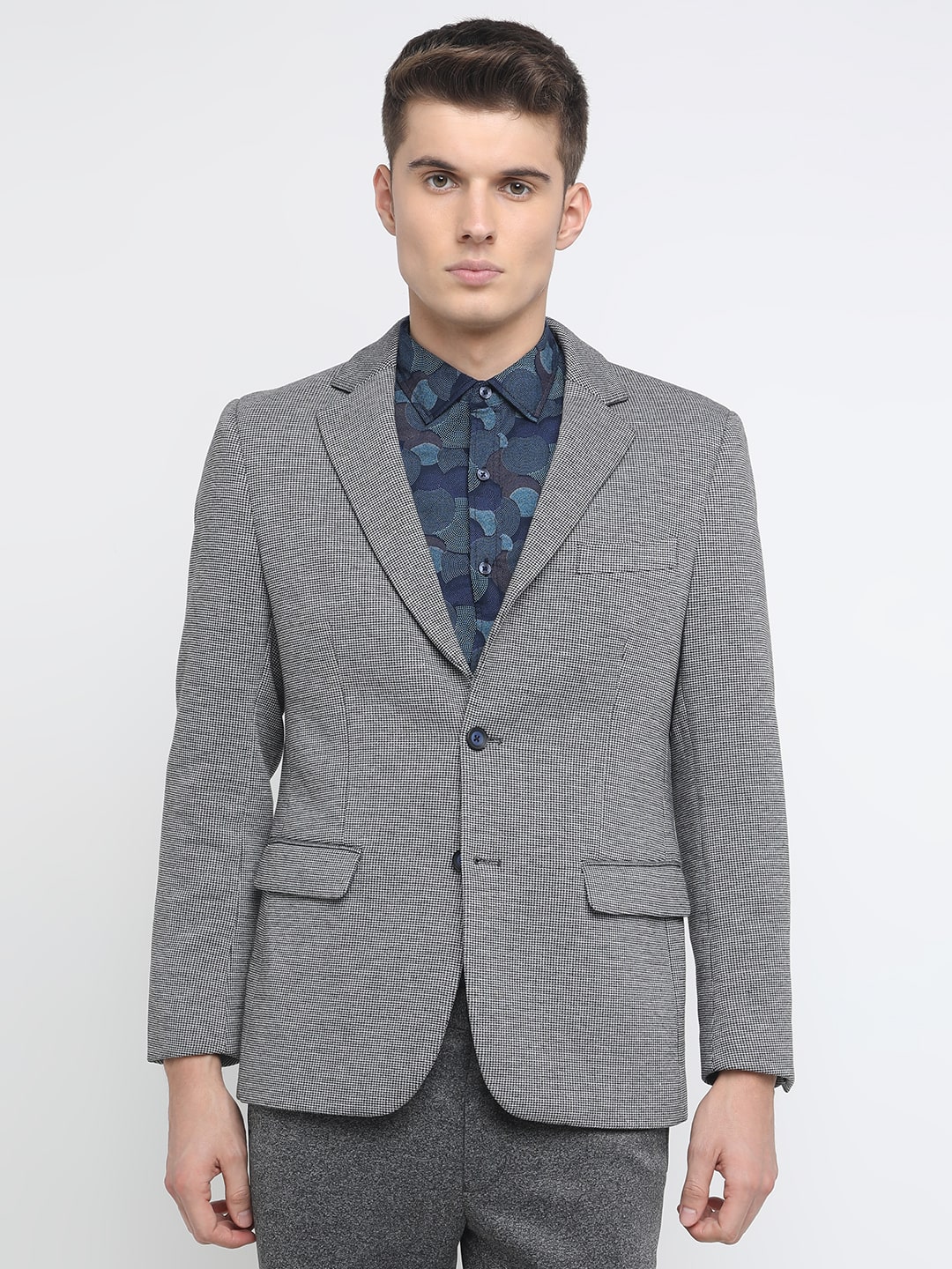 

BASICS Men Grey Solid Regular fit Single Breasted Blazer