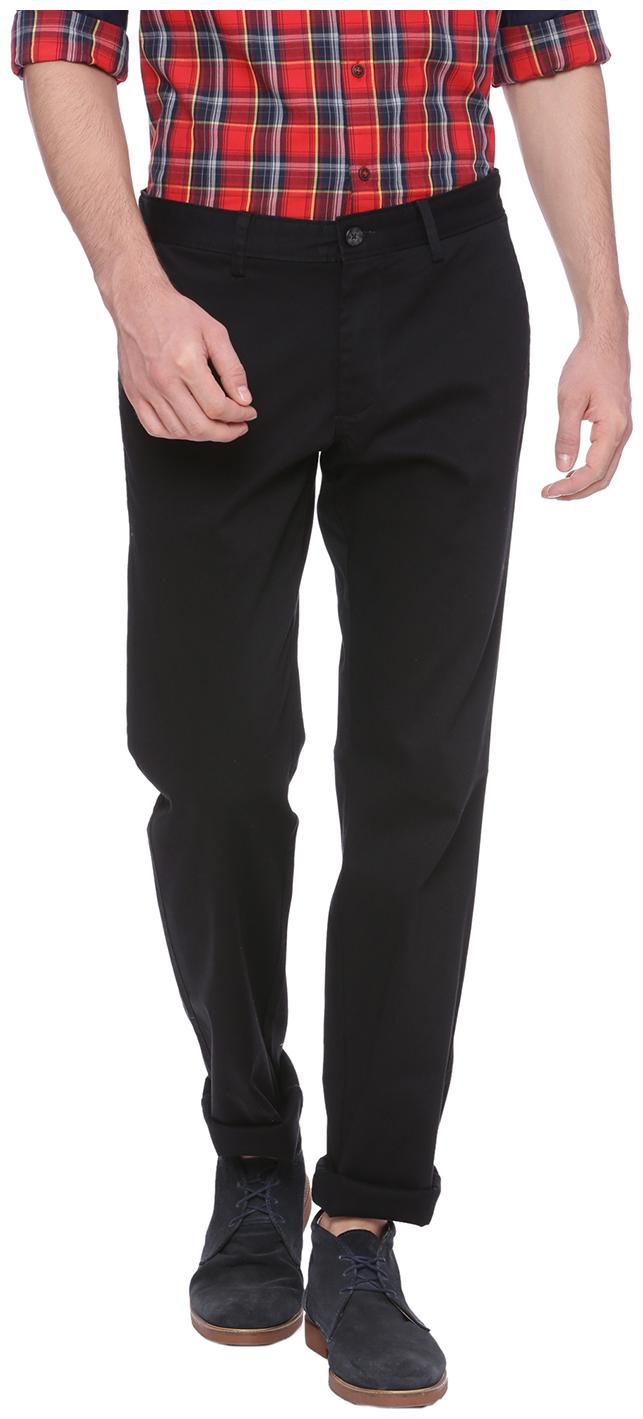 

BASICS Men Black Solid Slim fit Chinos