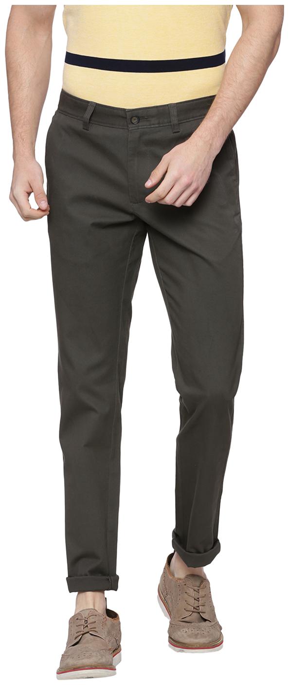 

BASICS Men Green Solid Slim fit Chinos