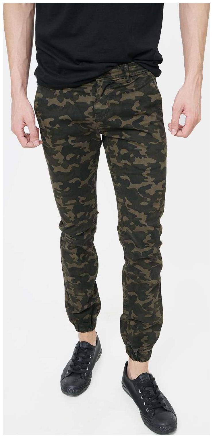 

BASICS Men Green Printed Slim fit Chinos