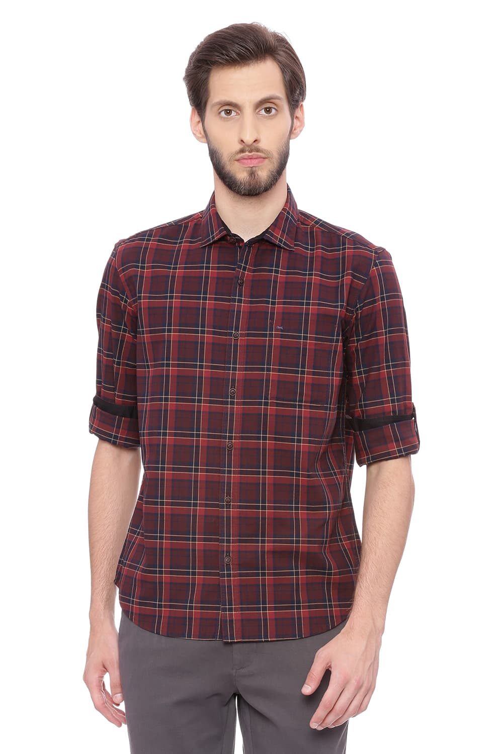

BASICS Men Red Checked Slim Fit Casual Shirt