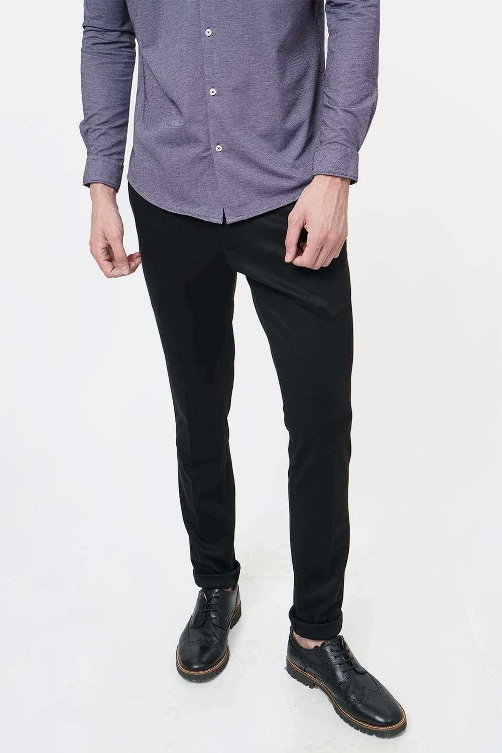 

BASICS Men Black Solid Tapered fit Chinos