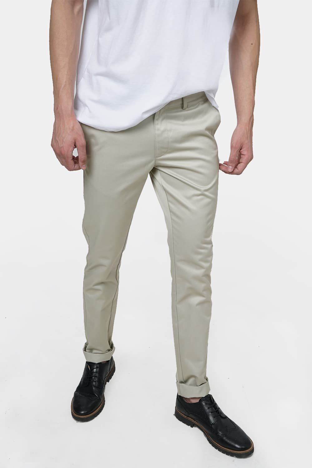 

BASICS Men Grey Solid Tapered fit Chinos