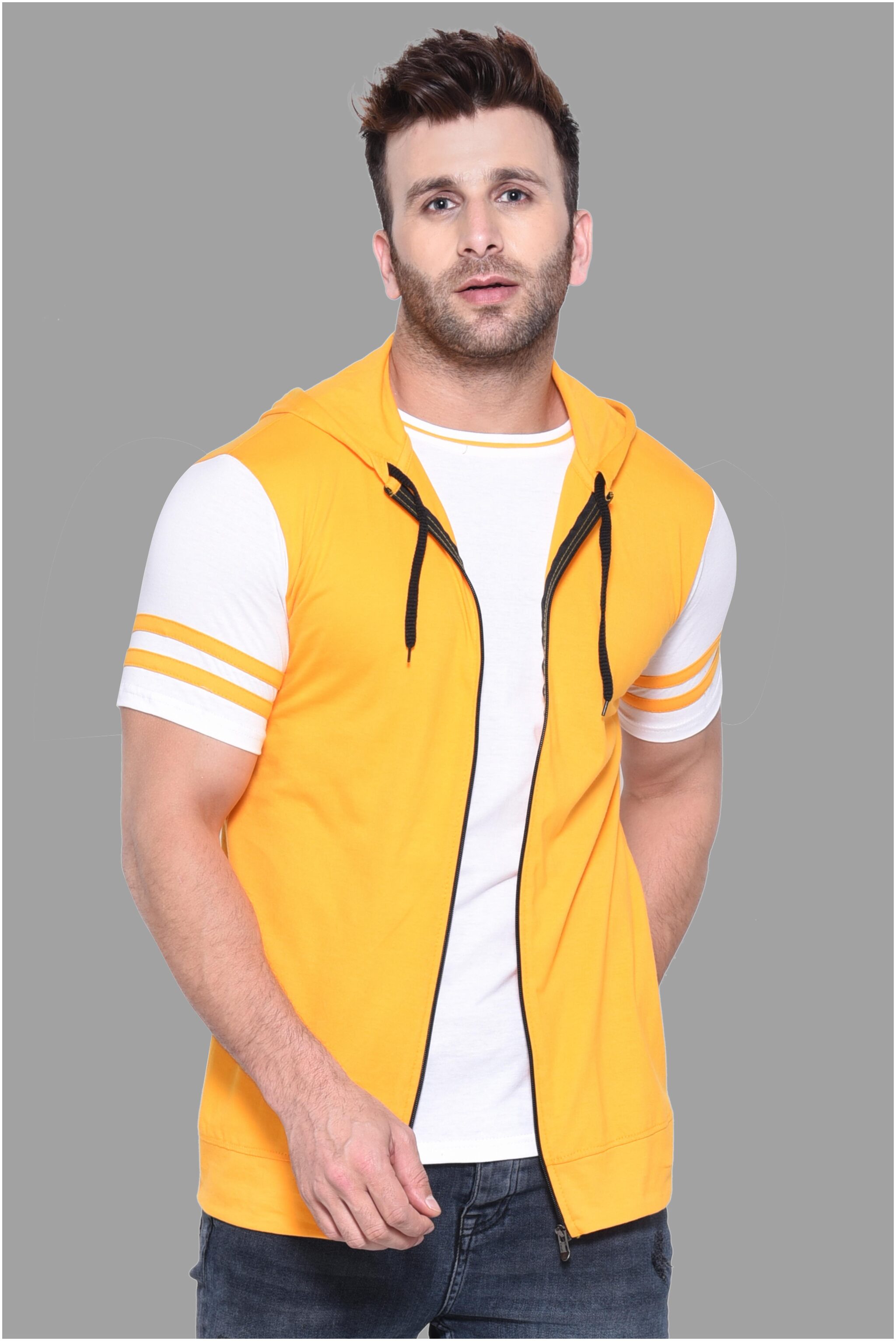 

BLISSTONE Men Yellow Slim fit Cotton Blend Hood T-Shirt - Pack Of 1
