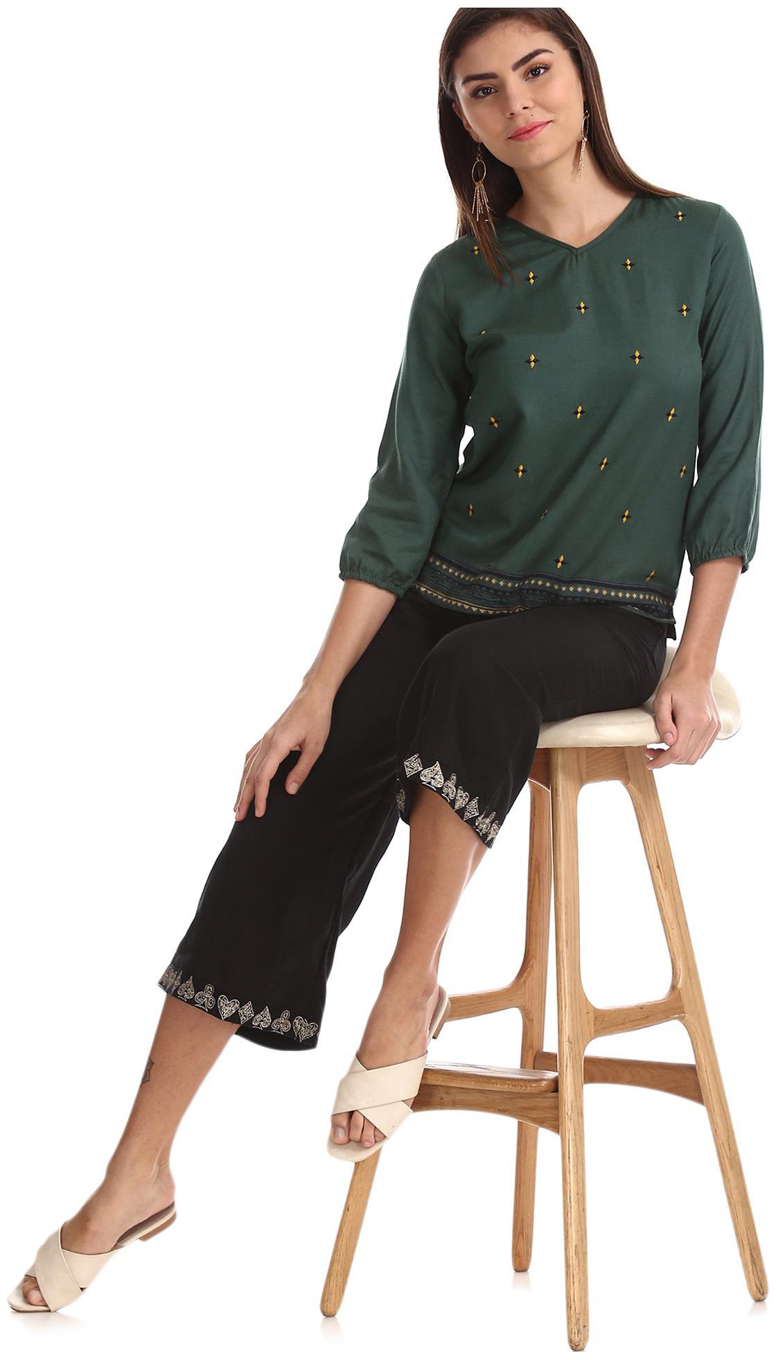 

Bronz Women Embroidered Regular top - Green