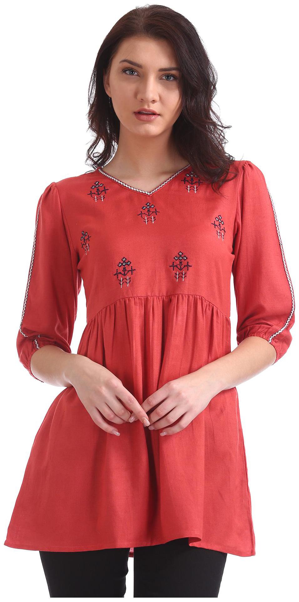 

Bronz Women Embroidered Regular tunic - Red