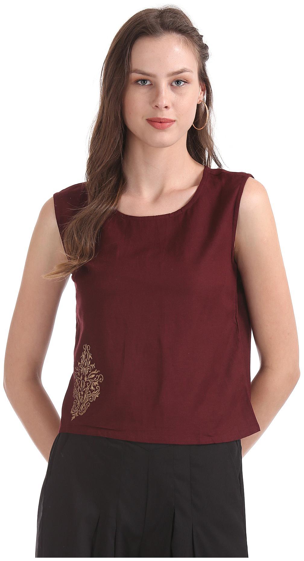 

Bronz Women Solid Regular top - Red