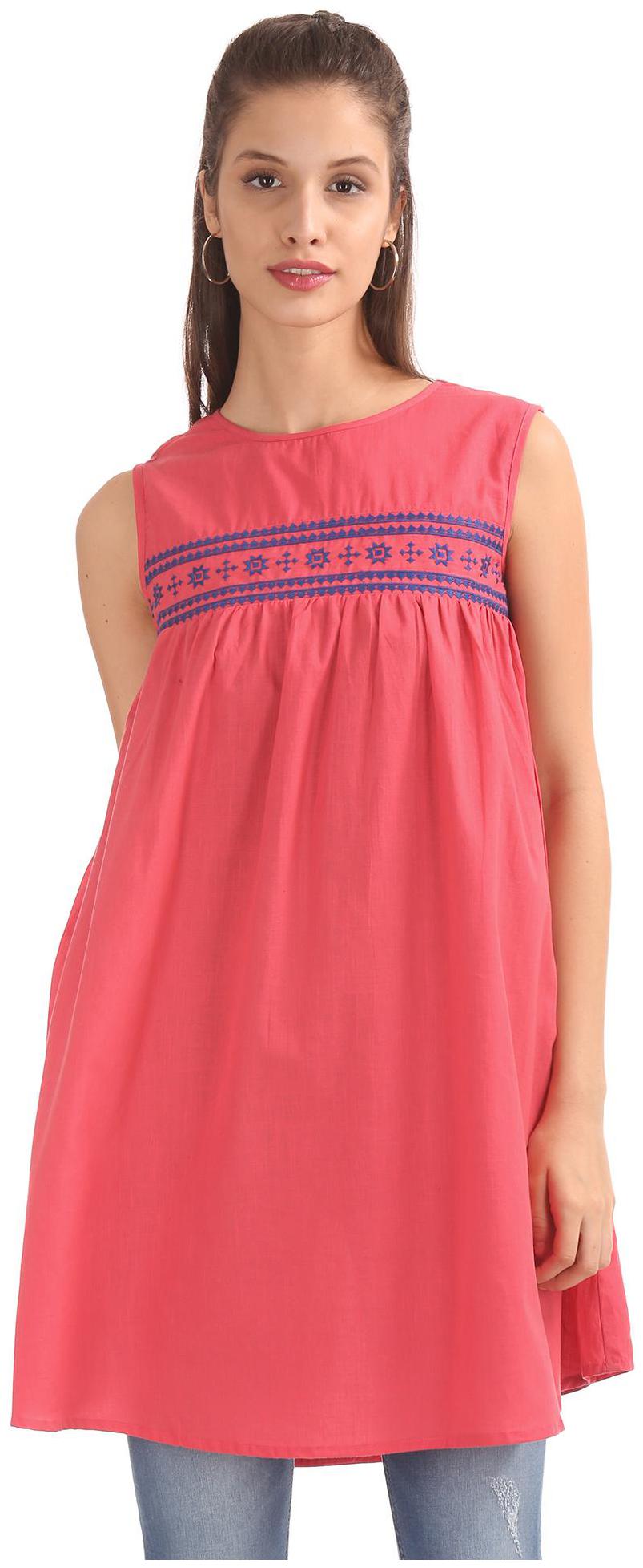 

Bronz Women Embroidered Regular tunic - Pink