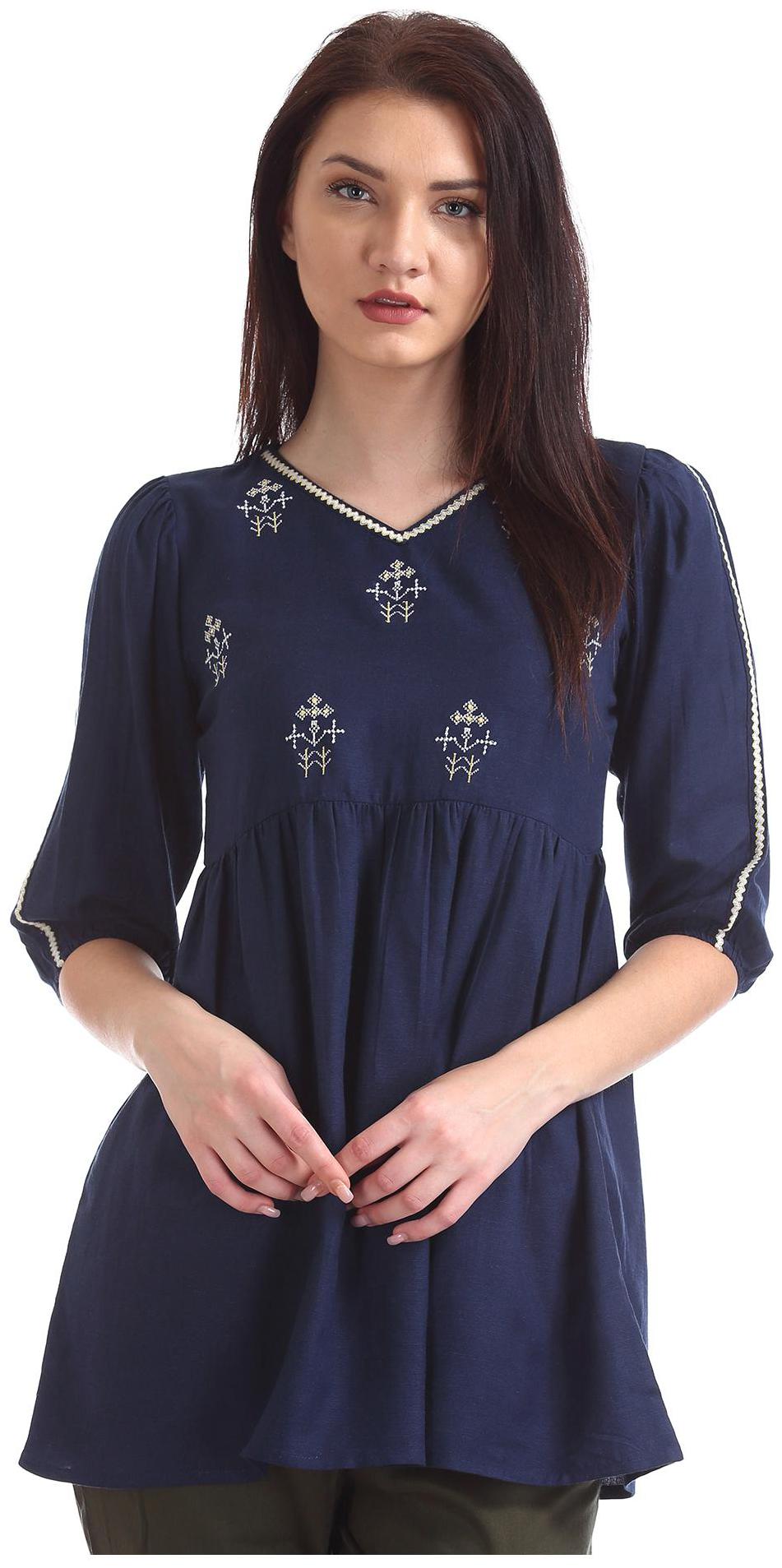 

Bronz Women Embroidered Regular tunic - Blue