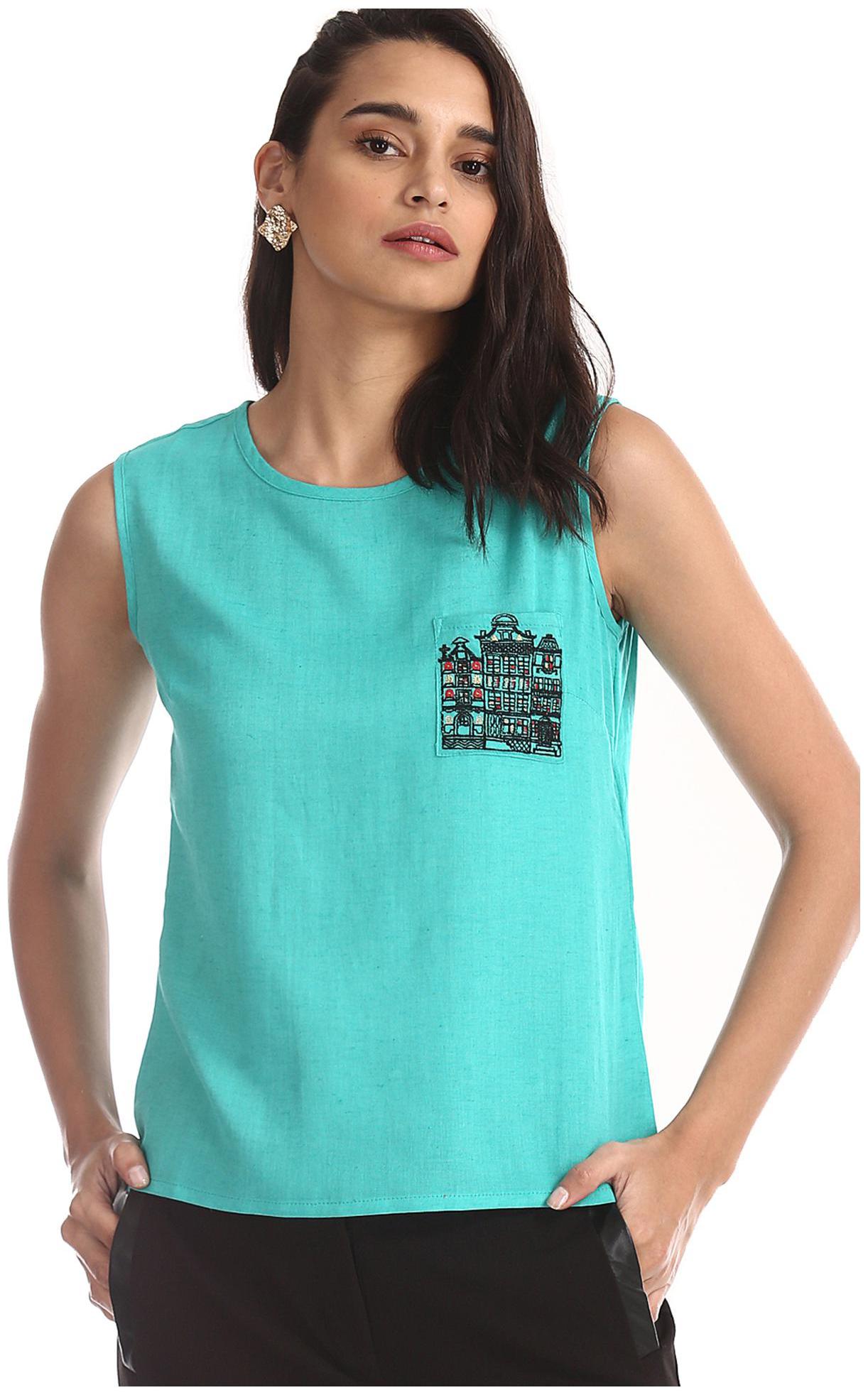 

Bronz Women Embroidered Regular top - Green