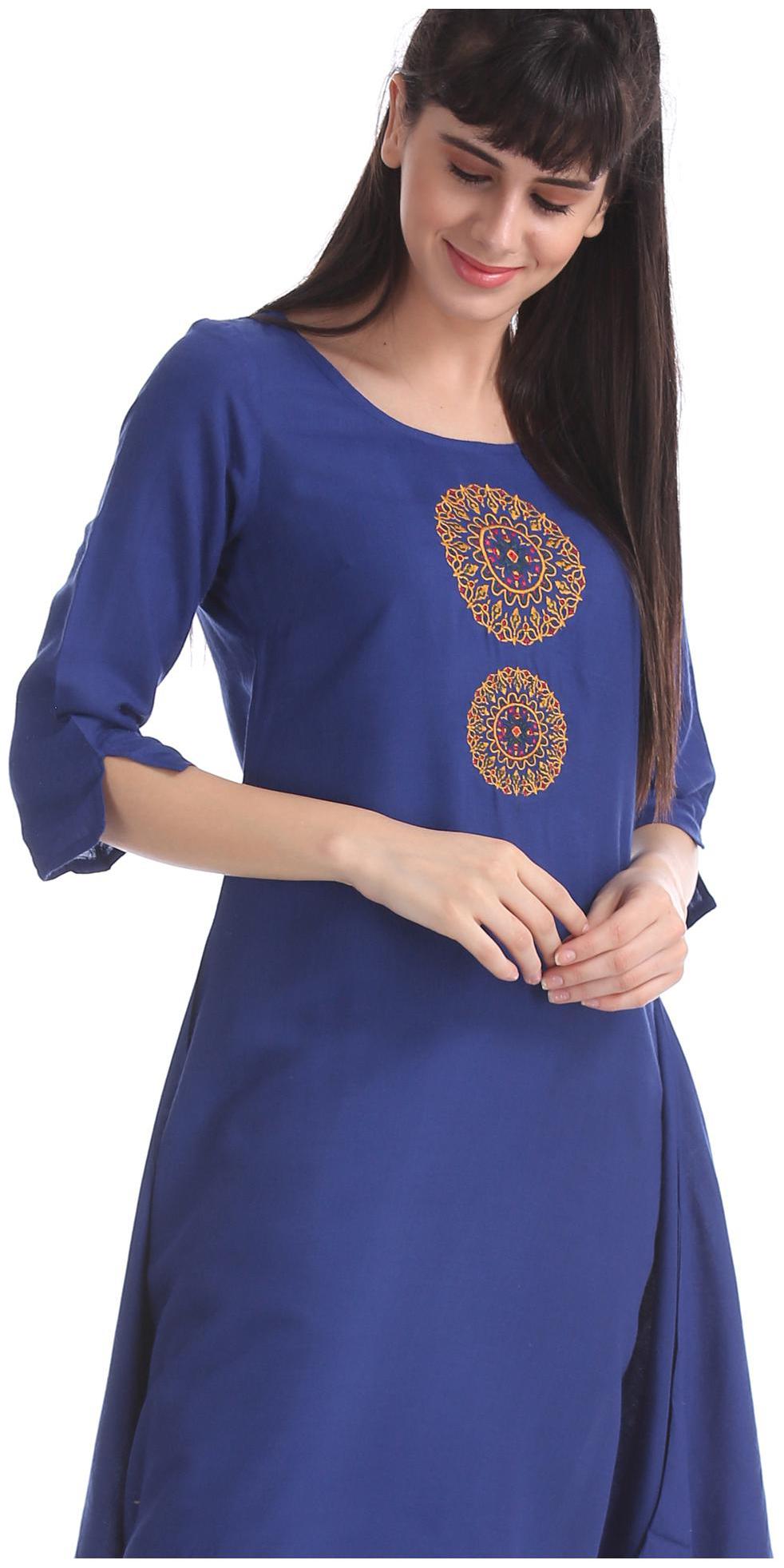 

Bronz Women Embroidered Regular tunic - Blue