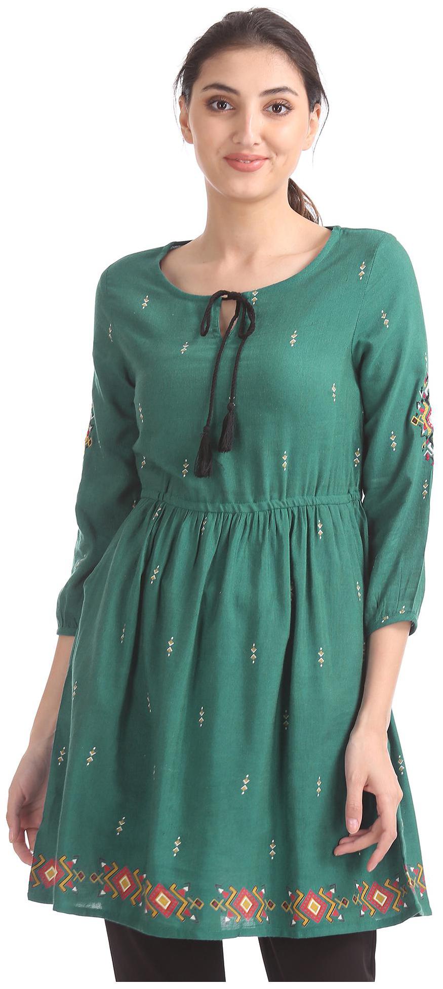 

Bronz Women Printed Regular tunic - Green