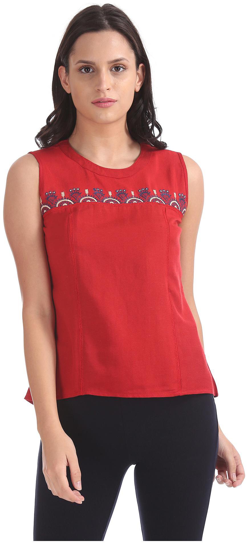 

Bronz Women Embroidered Regular top - Red