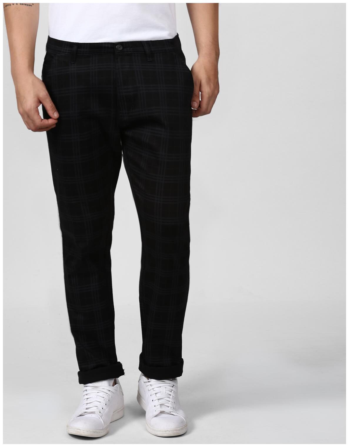

BUKKL Men Multi Checked Tapered fit Chinos