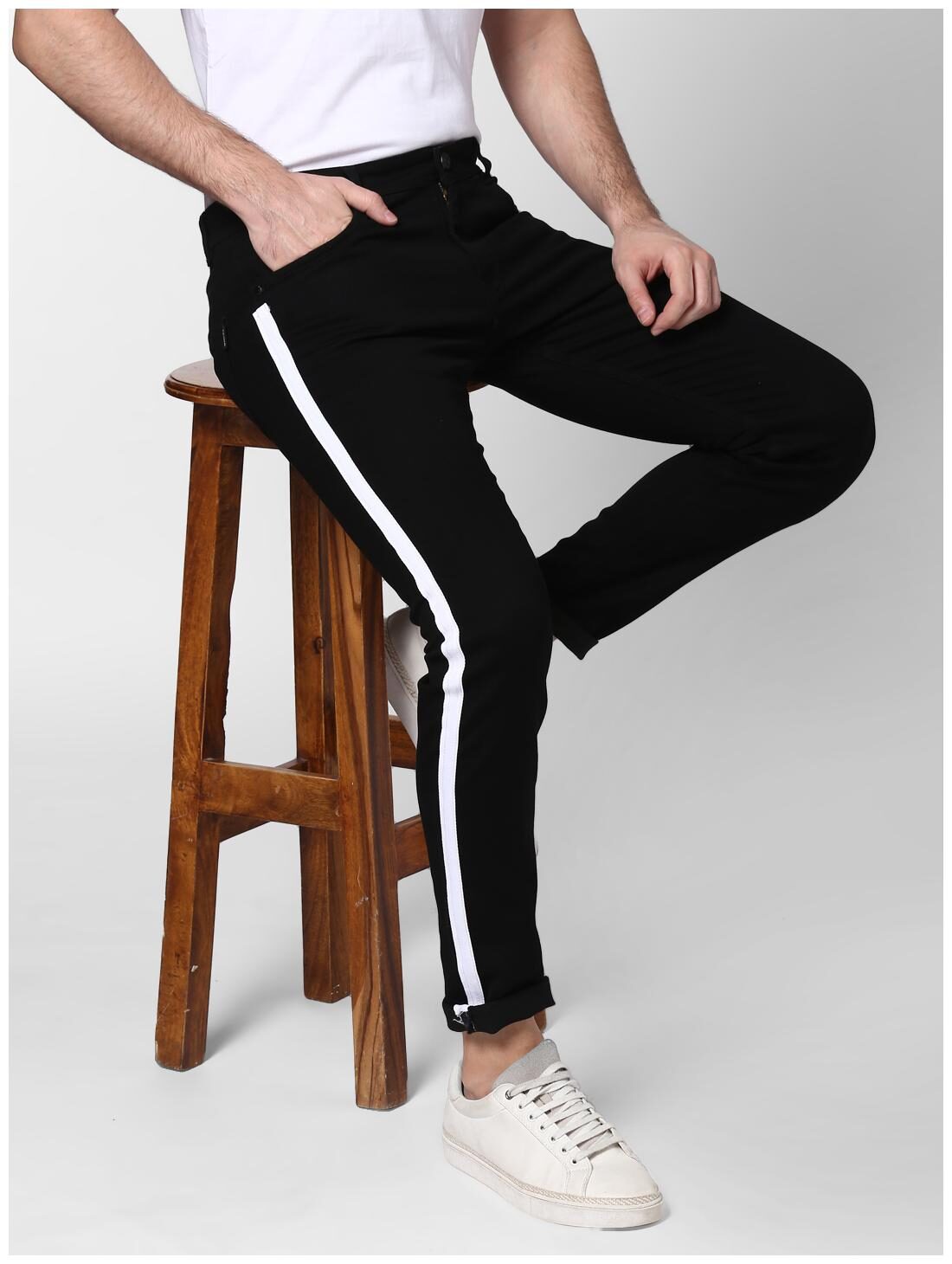 

BUKKL Men Black Slim Fit Jeans