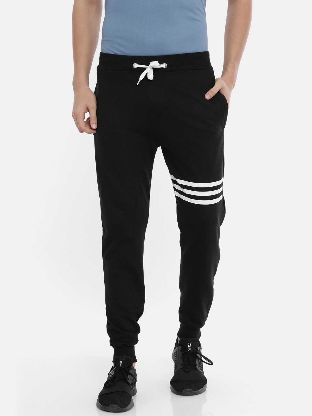 

Bushirt com Men Black Solid Slim fit Joggers