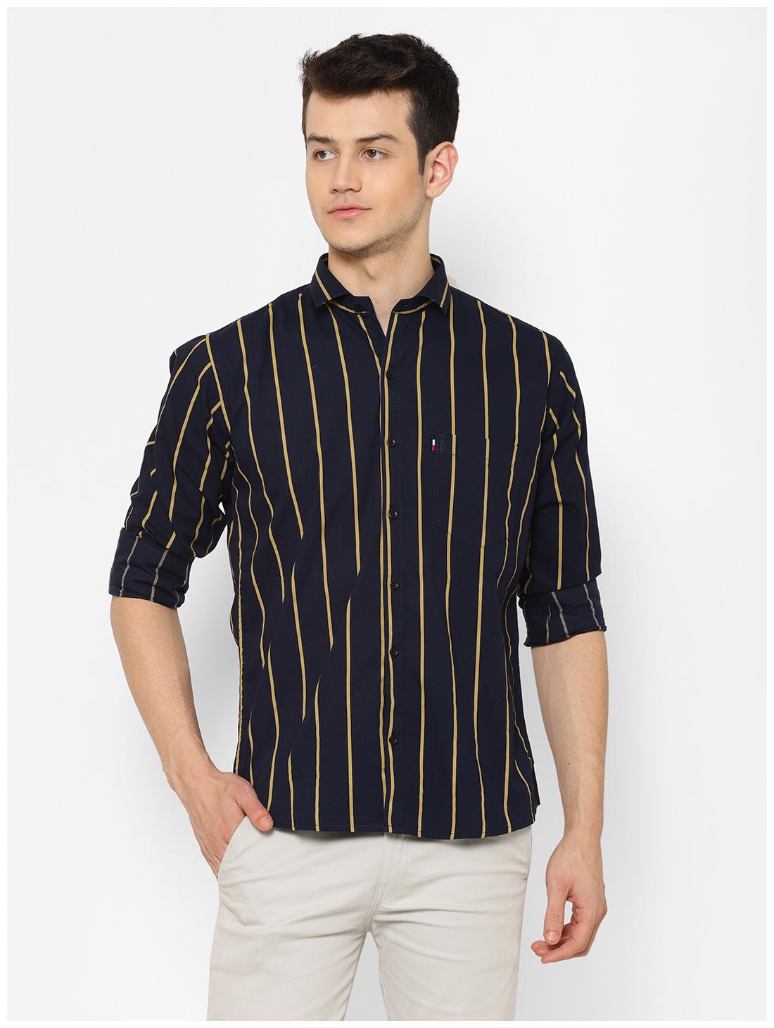

canary wings Men Navy Blue Vertical Stripes Regular Fit Casual Shirt