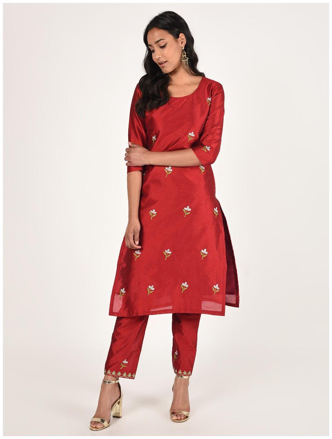 

Cheera Women Maroon Embroidered Straight Kurta