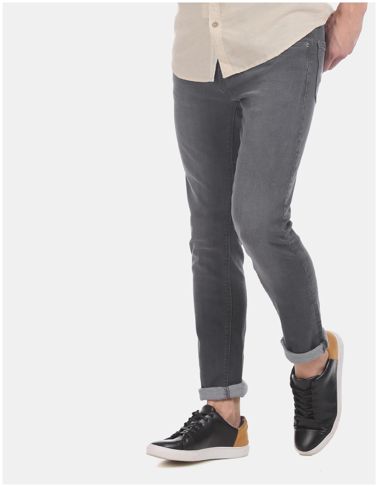 

CHEROKEE Men Grey Slim Fit Jeans